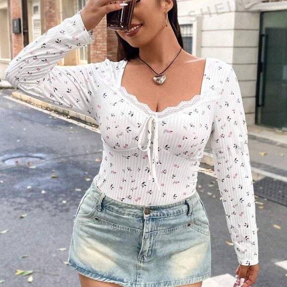 Flirla Plus Ditsy Floral Print Lace Trim Knot Front Tee - Picture 4 of 5